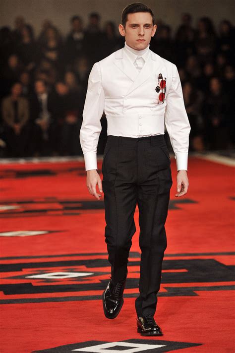 prada sfilata villain|prada the runway.